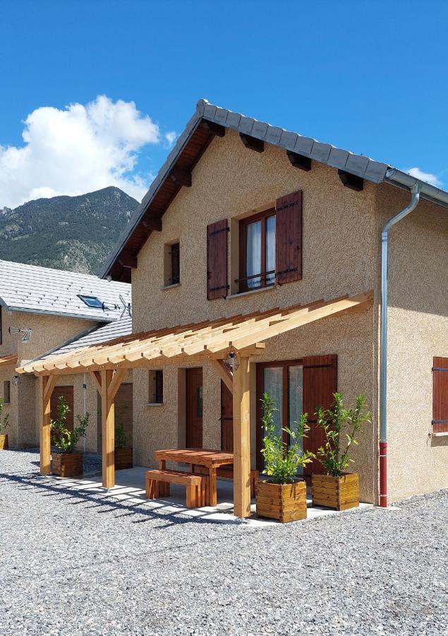 Le Pre Fleuri A Guillestre - Appartements Neufs Classes Meubles De Tourisme 3 Etoiles - Parking Privatif Exterior foto