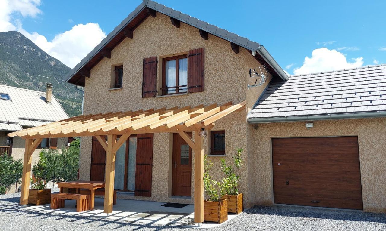 Le Pre Fleuri A Guillestre - Appartements Neufs Classes Meubles De Tourisme 3 Etoiles - Parking Privatif Exterior foto