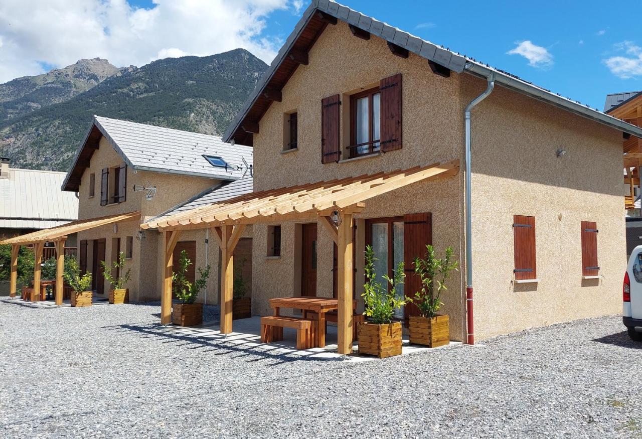 Le Pre Fleuri A Guillestre - Appartements Neufs Classes Meubles De Tourisme 3 Etoiles - Parking Privatif Exterior foto